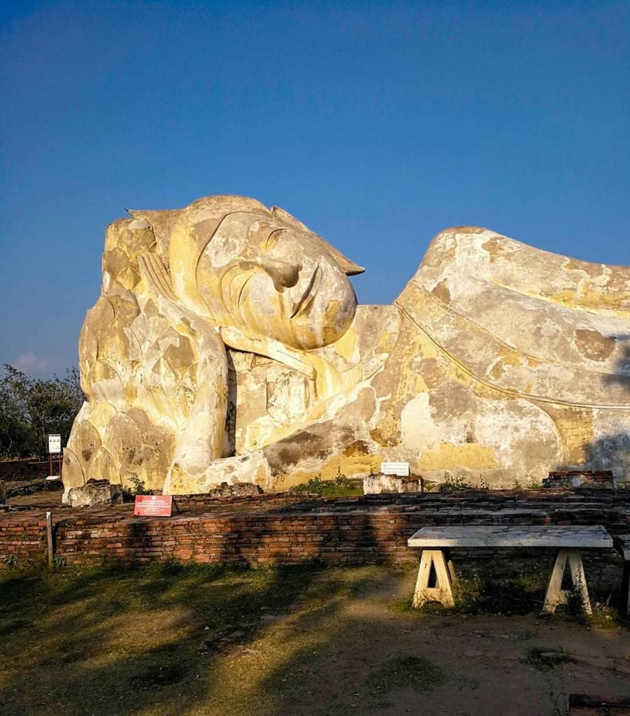 臥佛 - 涅槃寺（Wat Lokayasutha）​大城景點 大城一日遊 大城行程 曼谷大城交通