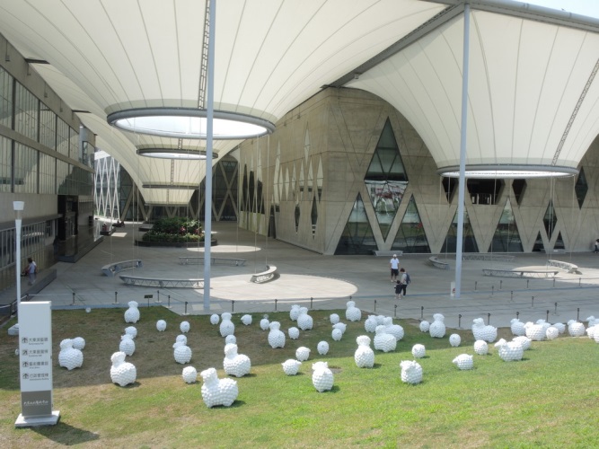 台灣高雄 高雄旅遊 高雄自由行 高雄景點 高雄行程 高雄捷運 大東文化藝術中心