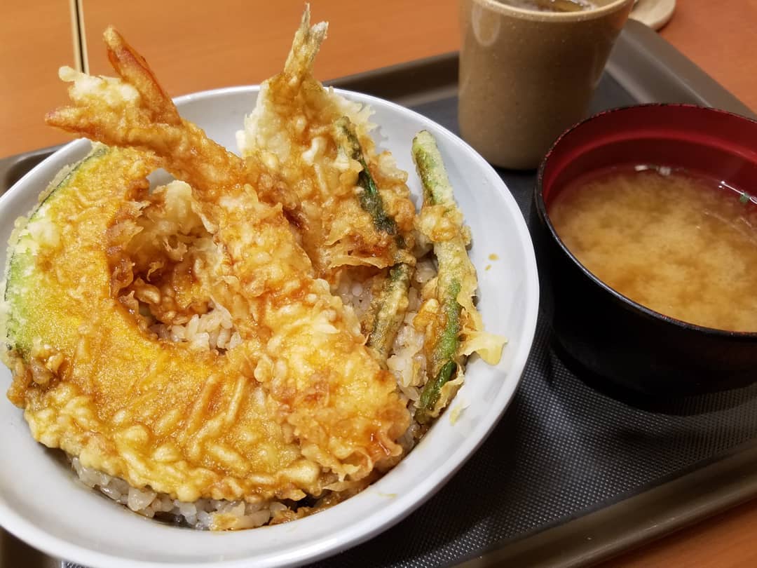 日本 便宜 丼飯 日本 便宜 牛丼 日本 便宜 天丼 日本 便宜 迴轉壽司 日本 便宜 餐廳日本 便宜 美食 日本 便宜 壽司 日本 便宜 拉麵 日本 便宜 烏冬 日本 便宜 咖哩 東京早餐 大阪早餐 沖繩早餐 九州早餐 北海道早餐 天丼Tenya 天丼てんや Go Go Curry ゴーゴーカレー 和幸豬排 いなば和幸 花丸烏冬麵 はなまるうどん Sanuko Udon HANAMARU なか卯Nakau 藏壽司 くら寿司 Joyfull 日高屋 食其家 すき家 Sukiya 日本 24小時營業 東京宵夜 大阪宵夜 九州宵夜 沖繩宵夜 北海道宵夜 松屋 天丼 牛丼 拉麵 咖喱 咖喱飯 烏冬 日本自由行 日本遊 日本美食 日本必吃 日本必食 日本連鎖餐廳 日本快餐店 窮遊 日本 窮遊 東京 窮遊 大阪 窮遊 九州 窮遊 北海道 窮遊 沖繩