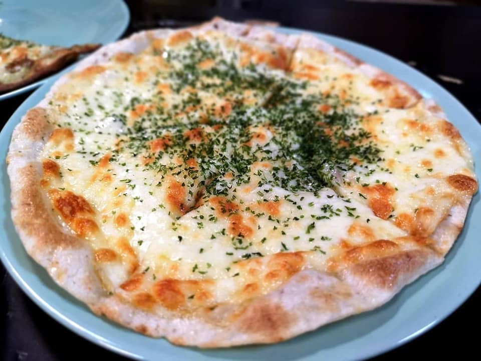 小琉球美食推薦 小琉球必吃 小琉球必食 小琉球小吃
小琉球限定美食 小琉球飛魚季
小琉球飛魚卵起司烤餅
