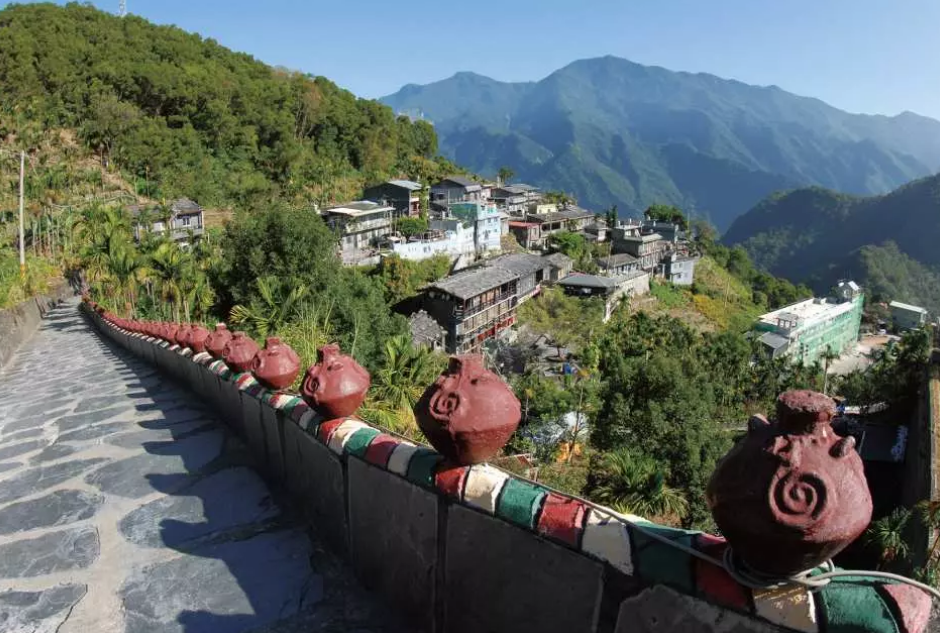 岩板巷