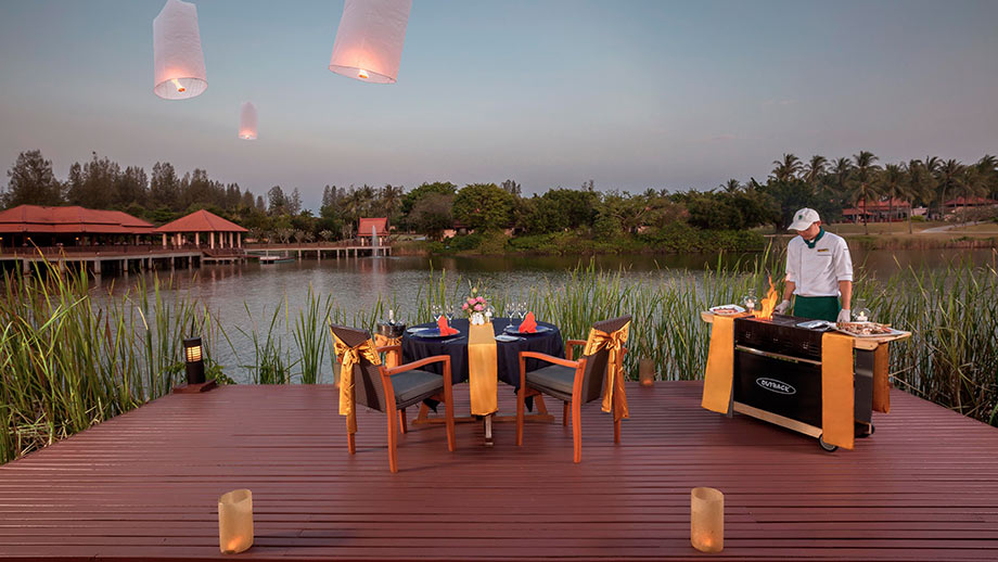 布吉悅榕莊 Banyan Tree Hotel Phuket Banyan Tree Phuket Resort Choeng Thale Phuket Banyan Tree Banyan Tree Phuket Hotel Choeng Thale Banyan Tree Phuket Choeng Tha Banyan Tree Phuket Choeng Thale 泰國酒店 泰國飯店 泰國住宿 泰國住宿推介 泰國住宿推薦 泰國hotel 泰國resort 泰國villa 漂浮早餐 漂浮午餐 布吉島酒店 布吉島飯店 布吉島住宿 布吉島住宿推介 布吉島住宿推薦 布吉島hotel 布吉島resort 布吉島villa