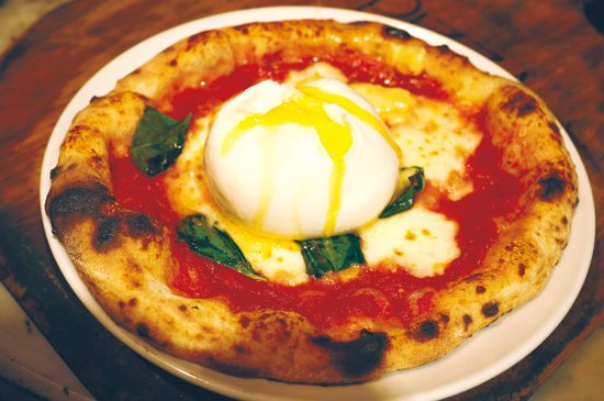 「Pizza Bakka」幻之芝士PIZZA(1,500円)