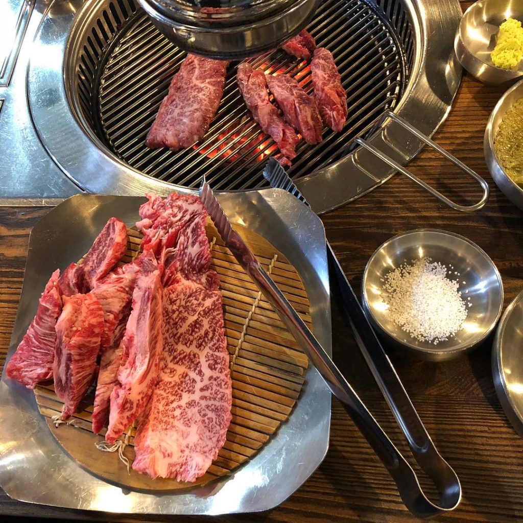 七百食堂 弘大韓牛燒肉吃到飽 首爾必吃韓牛燒肉 首爾韓牛推薦 明洞必吃韓牛燒肉 首爾推介韓牛級別1++級韓牛