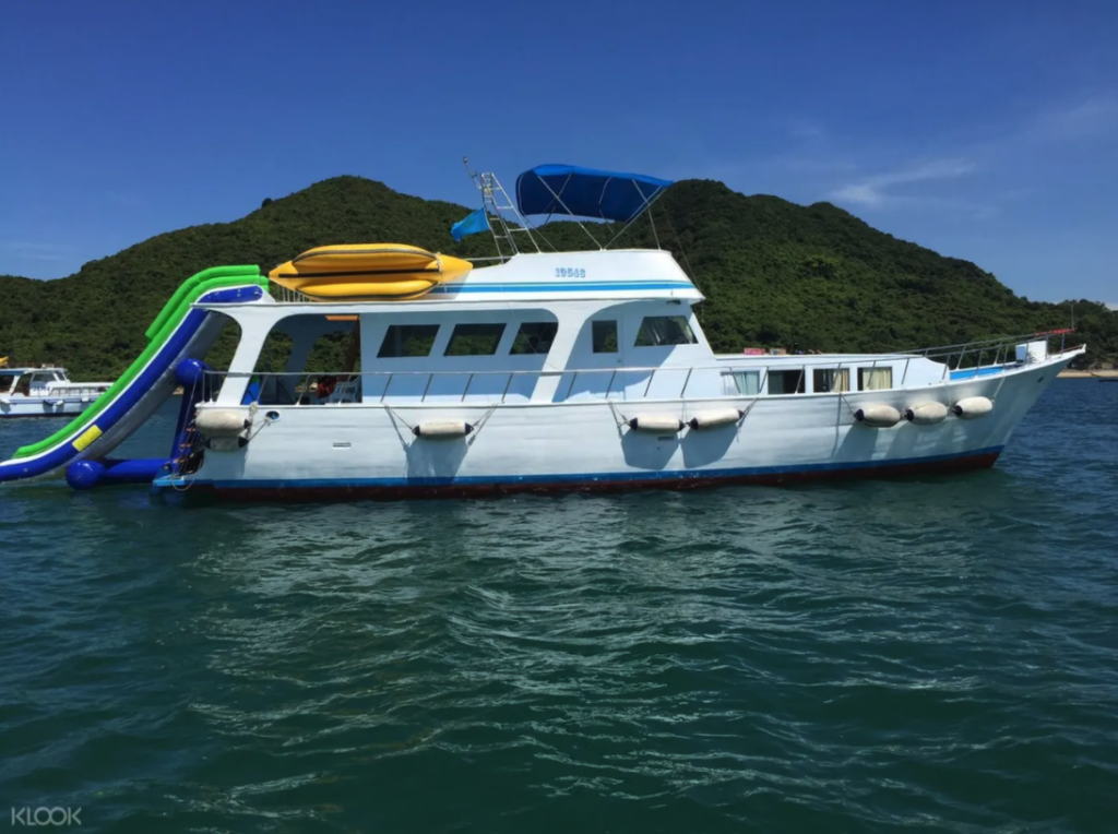  滑水 香港 快艇滑水 花式滑水 Wakeboard hong kong hk 船p 香港好去處 西貢好去處 水上活動 親子好去處 情侶好去處
