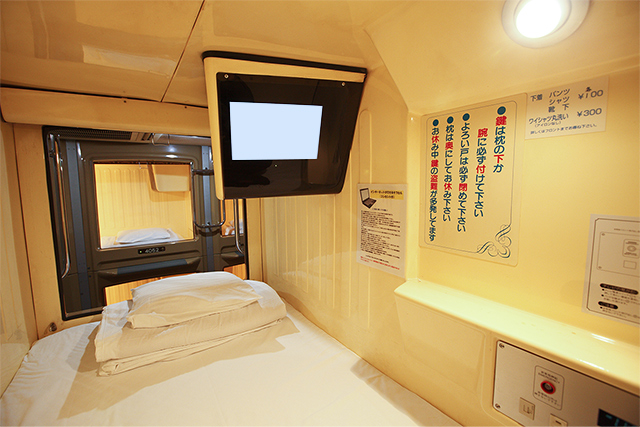 膠囊內部 窮遊東京！新宿獨遊必住膠囊旅館！ - 新宿區役所前膠囊旅館 (Shinjuku Kuyakusho-mae Capsule Hotel)