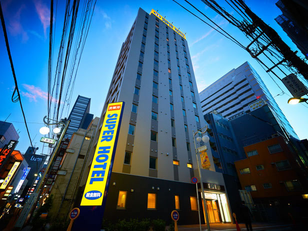 東京自由行！高CP值！新宿人氣商務旅館！新宿歌舞伎町超級酒店 (Super Hotel Shinjuku Kabukicho) - 酒店外觀
