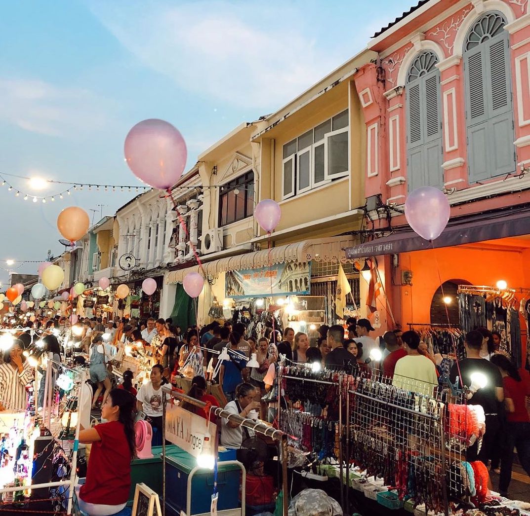 大坡夜市 Sunday Walking Street Market Lard Yai 布吉鎮 舊城區 Clock Tower 泰國夜市 泰國自由行 泰國景點 泰國必去 PP島 卡塔海灘 Kata Beach 珊瑚島 攀牙灣 幻多奇樂園 芭東海灘酒吧街 皇帝島 斯米蘭群島海洋公園 普吉大佛 查龍寺 普吉鎮 布吉鎮 布吉大佛 Hanuman World Flying Hanuman 反轉屋 Baan Teelanka 布吉 布吉自由行 布吉景點 普吉 布吉好去處 布吉必去 布吉必去景點 布吉必玩 普吉自由行 布吉 景點 布吉景點推介 布吉島 普吉島 phuket 泰國布吉自由行 泰國布吉 泰國普吉 布吉有咩玩 布吉 夜市 布吉夜市