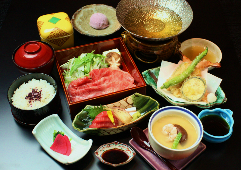 月亭御膳（3,050円；税込3,294円）