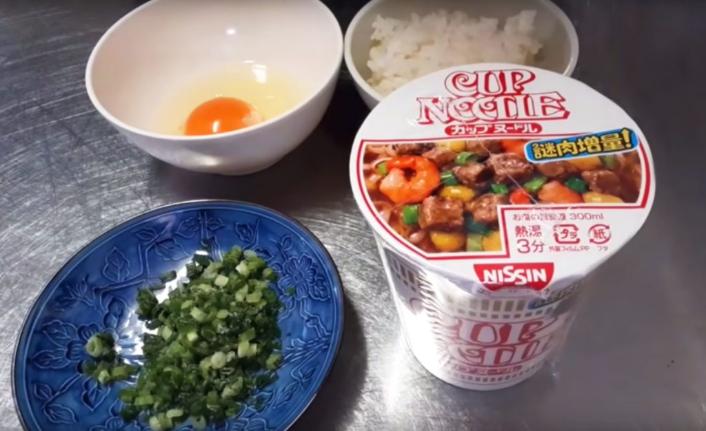 懶人料理 即食麵 食譜 公仔麵 食譜 杯麵 新冠肺炎 杯麵炒飯 合味道杯麵