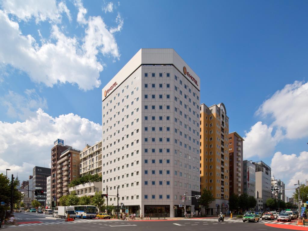 東京自由行！高CP值！新宿人氣商務旅館！東新宿 E 酒店 (E-Hotel Higashi Shinjuku) - 酒店外觀