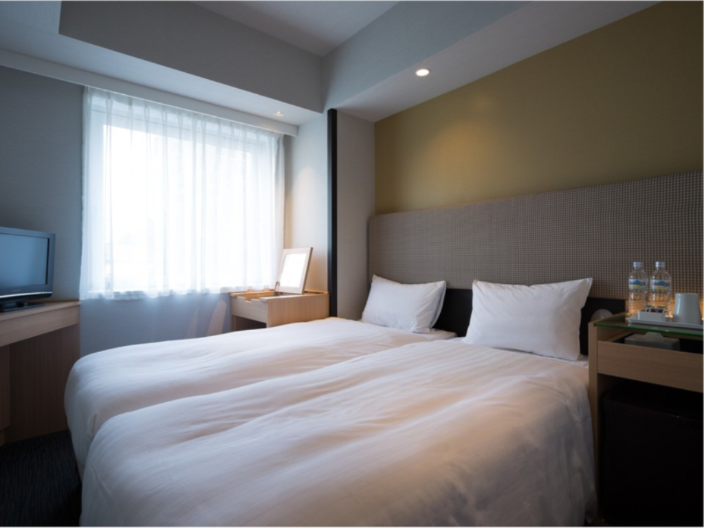 東京自由行！高CP值！新宿人氣商務旅館！東新宿 E 酒店 (E-Hotel Higashi Shinjuku) - 酒店外觀