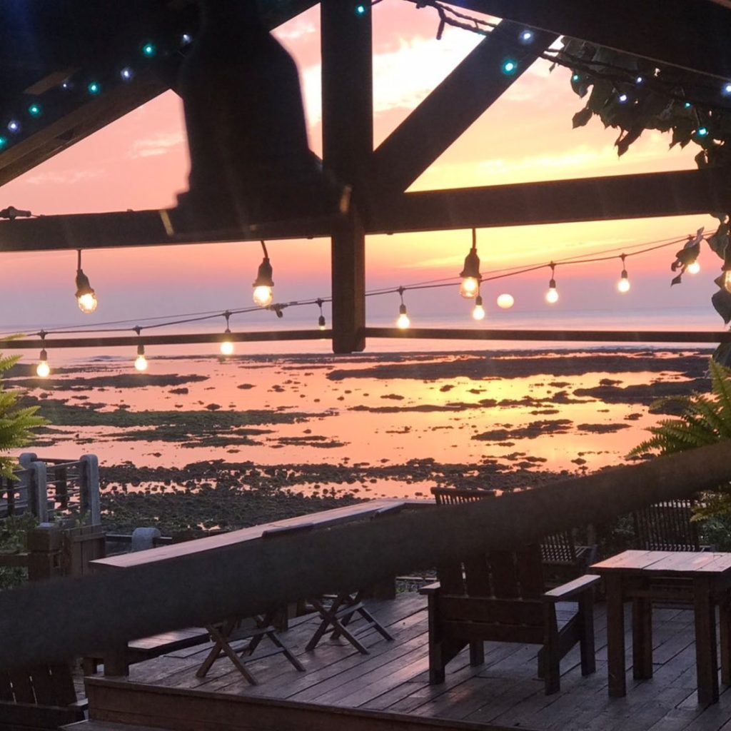 海邊灶咖夕陽絕景
