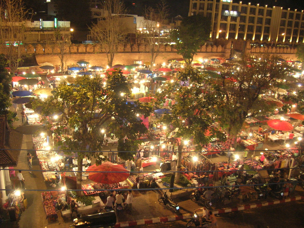 週日步行夜市（Tha Phae Sunday Walking Street） 清邁古城區 清邁古城一日遊 清邁古城經典景點 清邁古城美食 清邁古城推介餐廳