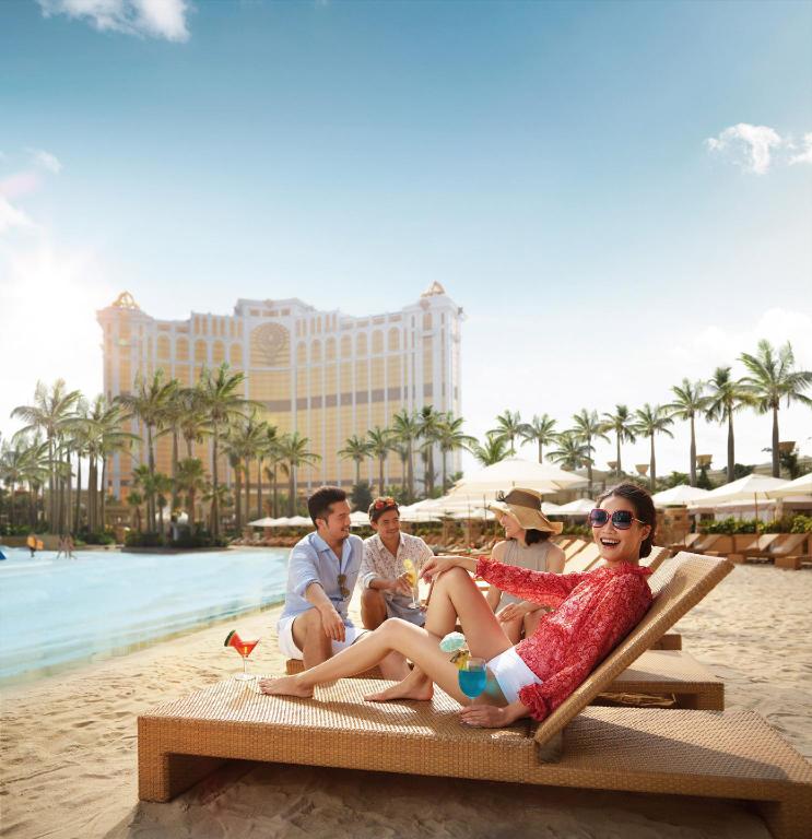 新濠影匯 Studio City Macau 澳門大倉酒店 Hotel Okura Macau 澳門銀河酒店 Galaxy Macau 澳門百老匯酒店 Broadway Macau Hotel 美獅美高梅 MGM Cotai 澳門金麗華酒店 Grand Lapa Macau Hotel 澳門新濠鋒酒店 Altira Macau 澳門麗思卡爾頓酒店 Ritz Carlton Macau 澳門酒店 澳門 澳門酒店推介 澳門酒店推薦