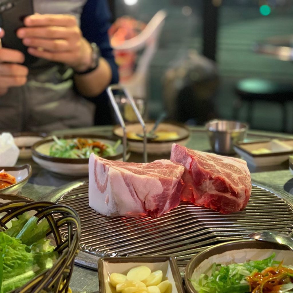 豚似豚 兩天一夜 週三美食匯 G-Dragon WINNER Super Junior 銀赫 濟州美食 濟州黑豬肉一條街的交通 濟州黑豬肉一條街烤肉店推薦 ​濟州燒肉 濟州烤肉 濟州黑豬肉