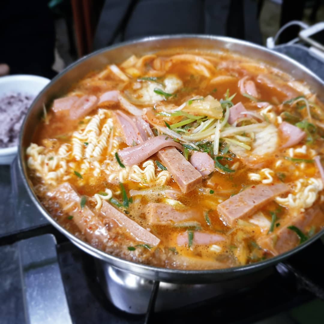 熙正食堂 희정식당 汝矣島美食 汝矣島必食 汝矣島 汝矣島站 汝矣渡口站 首爾獨遊 首爾獨食 首爾一人食堂 首爾一個人吃飯 首爾 一個人 吃飯 首爾美食 首爾必食 首爾一人餐廳 首爾 一人 餐廳 首爾部隊鍋 一個人部隊鍋 首爾一個人美食 首爾 便宜 美食 首爾便宜美食 汝矣島便宜美食 汝矣島 便宜 美食 一起吃飯吧 一起吃飯吧場景 一起吃飯吧拍攝地 一起吃飯吧餐廳 一起吃飯吧 場景 一起吃飯吧 拍攝地 一起吃飯吧 餐廳