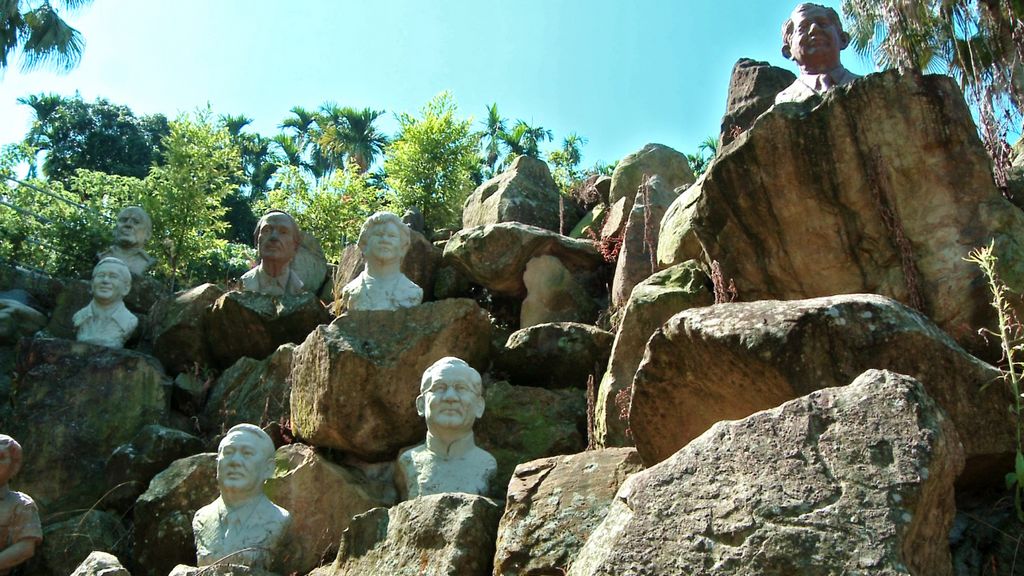 寶島時代村 南投草屯 人本自然七彩神仙魚主題餐廳 王英信美術館 草屯一日遊 草屯兒童樂園 草屯景點 草屯行程 草屯貓頭鷹廣場 親子景點
