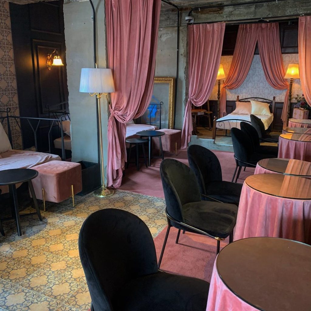 首爾Cafe 首爾咖啡廳 益善洞Cafe 益善洞咖啡廳 首爾文青打卡 益善洞文青打卡 植物(식물)Hotel SEINE(세느장)東柏洋果店(동백양과점)庭院鮮花咖啡(마당플라워카페)德魯納酒店
