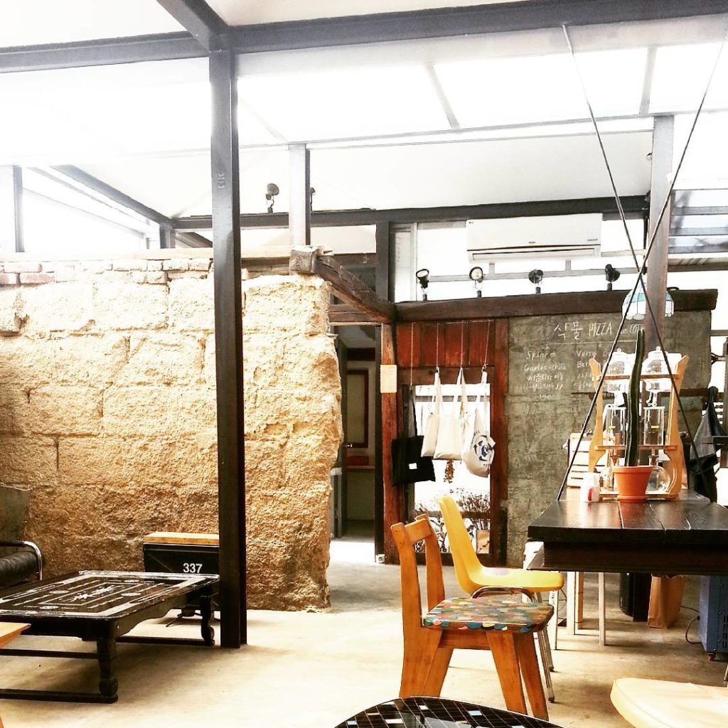 首爾Cafe 首爾咖啡廳 益善洞Cafe 益善洞咖啡廳 首爾文青打卡 益善洞文青打卡 植物(식물)Hotel SEINE(세느장)東柏洋果店(동백양과점)庭院鮮花咖啡(마당플라워카페)