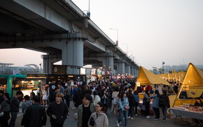 盤浦夜市 漢江夜市 盤浦浪漫月光市集 Banpo Romantic Moonlight Market 盤浦 漢江
