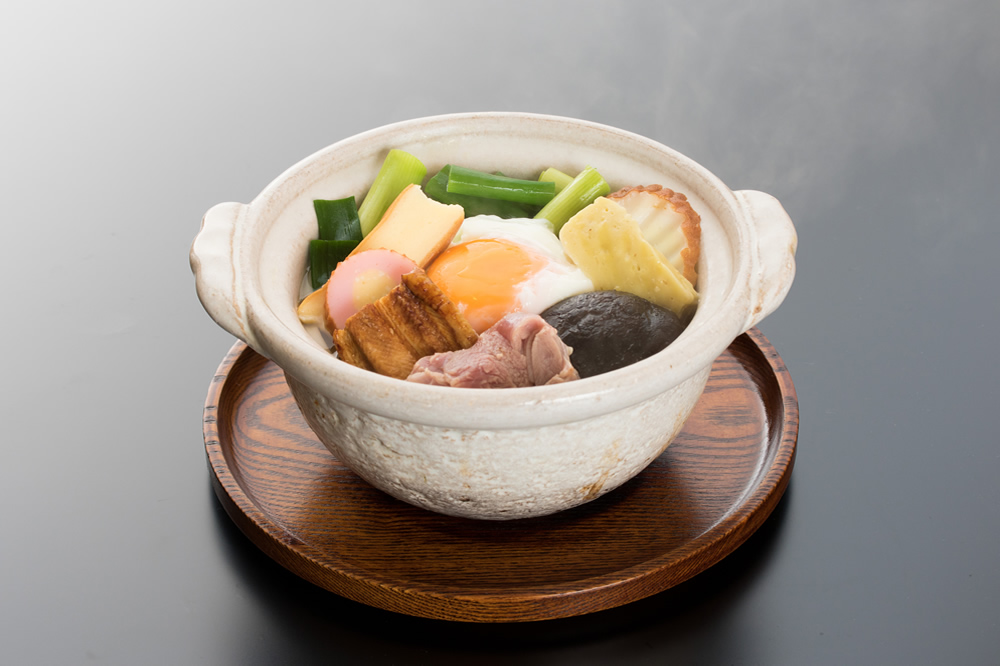 砂鍋烏冬(鍋焼うどん)(1620円)