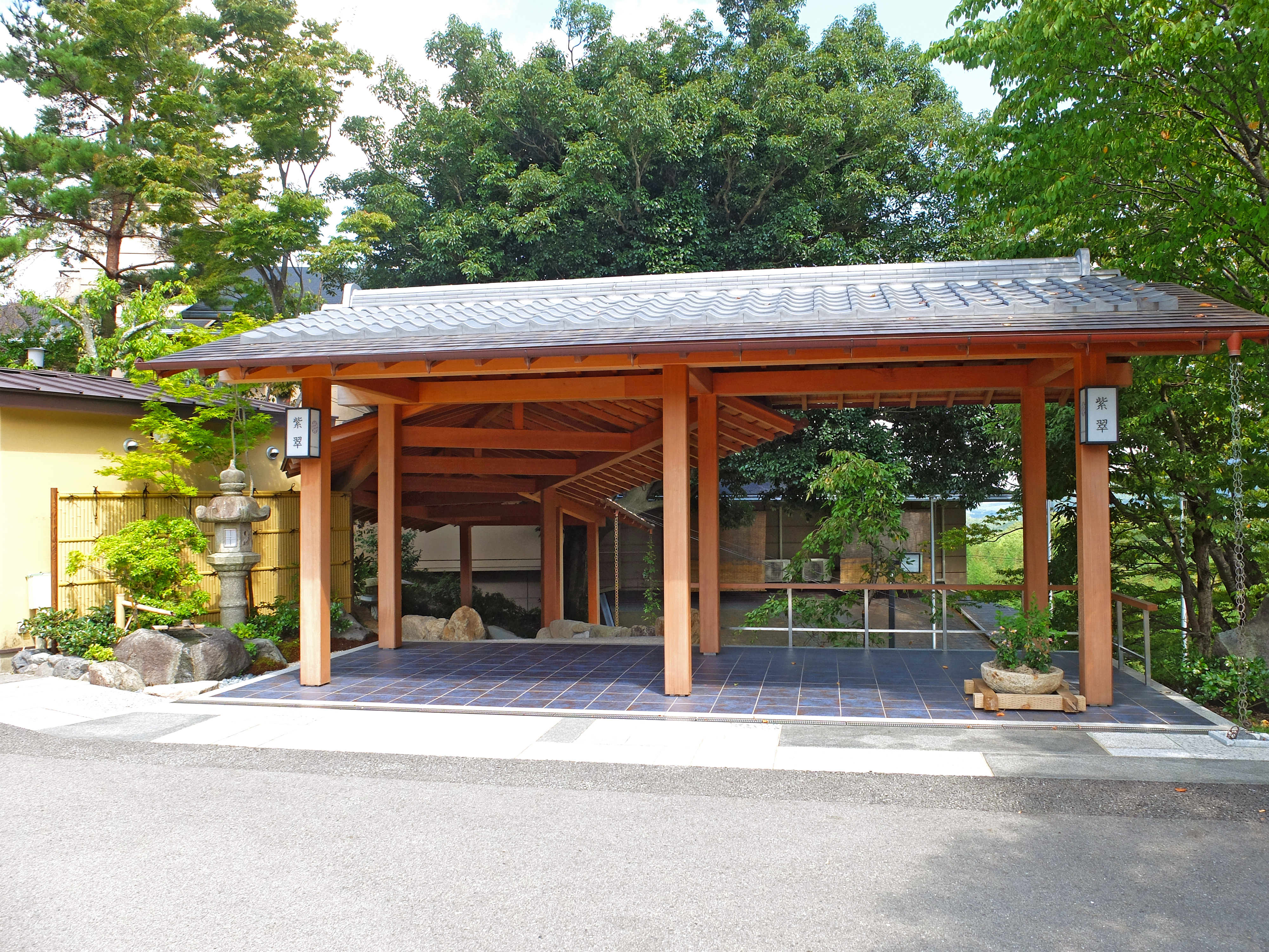 旅館入口｜有馬溫泉SPA TERRACE 紫翠（Shisui｜スパ テラス 紫翠）有馬溫泉 有馬溫泉旅館 有馬溫泉酒店 有馬溫泉飯店 有馬天然溫泉 Arima Onsen 有馬温泉