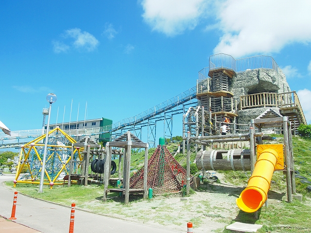 沖繩滾輪滑梯！西崎親水公園