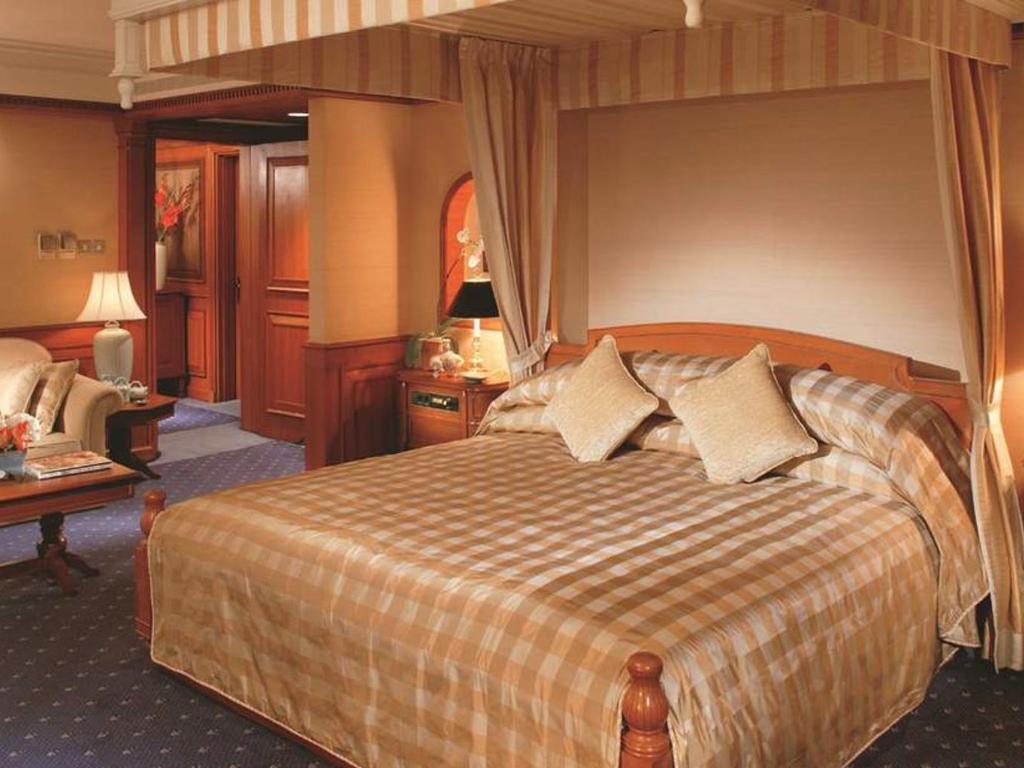 新濠影匯 Studio City Macau 澳門大倉酒店 Hotel Okura Macau 澳門銀河酒店 Galaxy Macau 澳門百老匯酒店 Broadway Macau Hotel 美獅美高梅 MGM Cotai 澳門金麗華酒店 Grand Lapa Macau Hotel 澳門新濠鋒酒店 Altira Macau 澳門麗思卡爾頓酒店 Ritz Carlton Macau 澳門酒店 澳門 澳門酒店推介 澳門酒店推薦