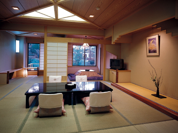 和式客房|鐘山苑酒店(Hotel Kaneyamaen)富士山 河口湖 富士山酒店 富士山飯店 富士山住宿 河口湖酒店 河口湖飯店 河口湖住宿 溫泉酒店 溫泉飯店 溫泉旅館 一泊二食 私人風呂