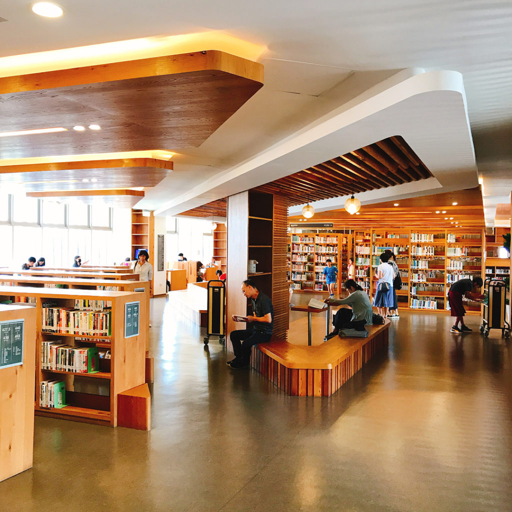 龍岡圖書館 龍岡圖書館 桃園 桃園一日遊 中壢 中壢景點 桃園中壢